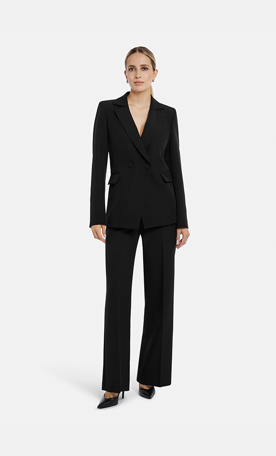 Chic blazers and jackets of the new season