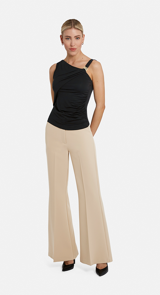 Bundfaltenhose mit ausgestelltem Bein