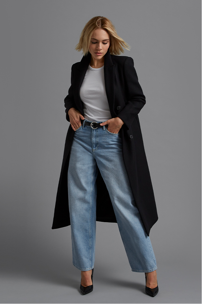 Black coat for women in a masculine fit