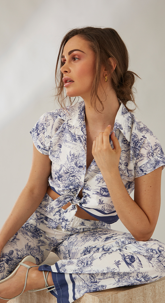 Summer shirt with toile de Jouy print