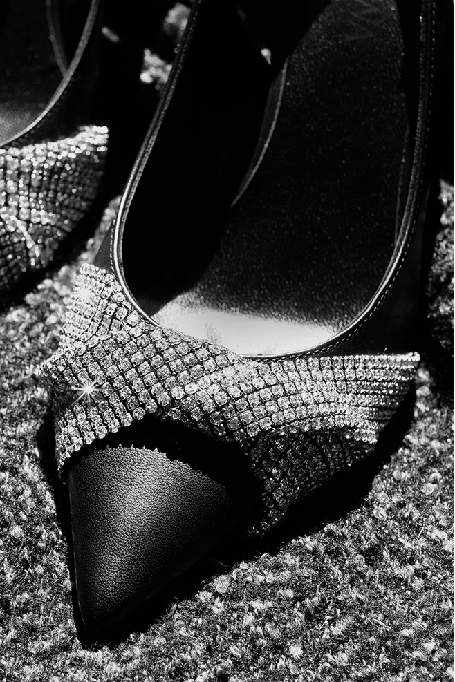 Black Pump Pointed slingback pump with crystal ribbon detail
