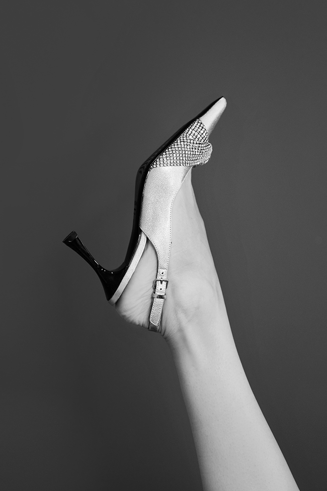 Pump in Silber Spitz zulaufender Slingback Pump für angesagte Looks