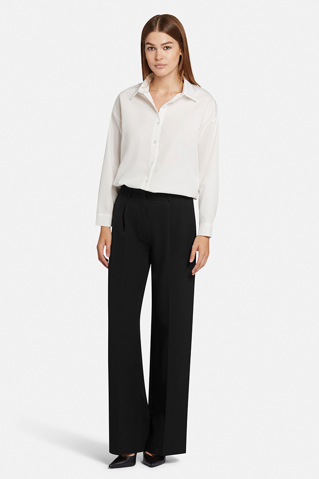Wide Leg Trousers Black trousers made off twill fabric with crease