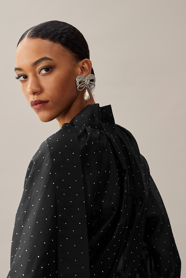 Edit Suiting & Modern Classics Suiting and roman classic pieces made in Italy