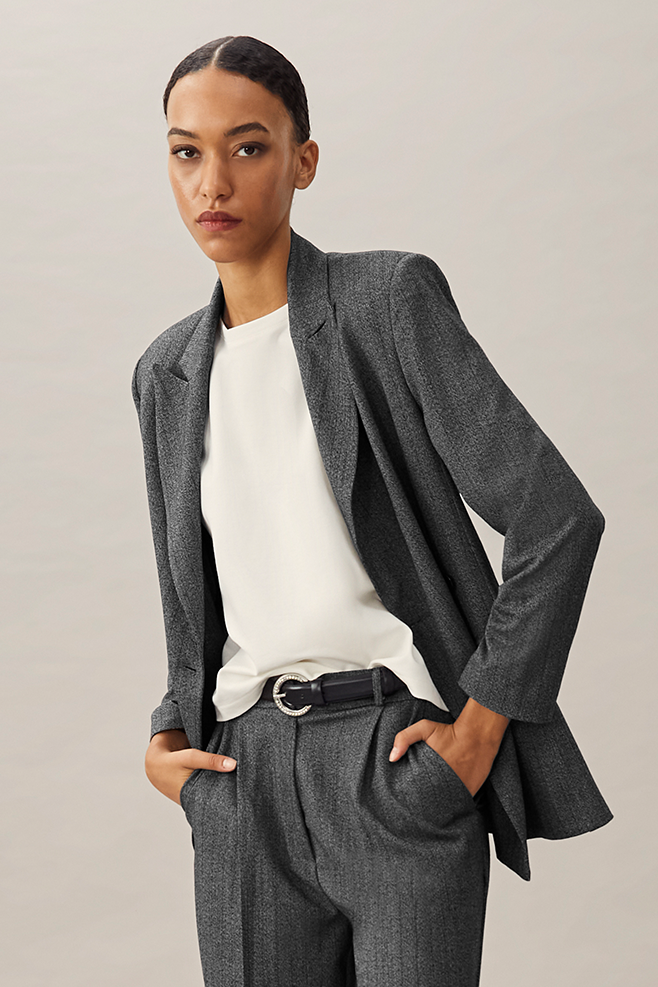 Grauer oversized Nadelstreifenblazer