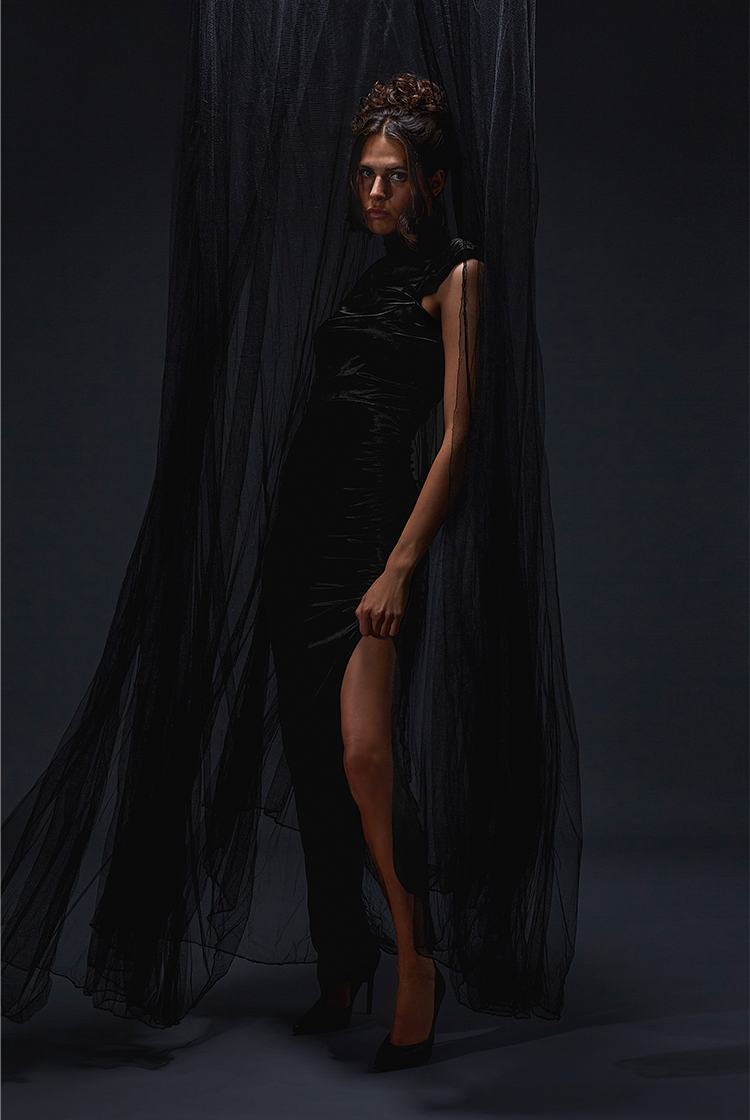 Maxikleid mit Rockschlitz in Schwarz