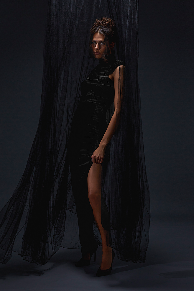 Samtkleid Maxikleid mit Rockschlitz in Schwarz