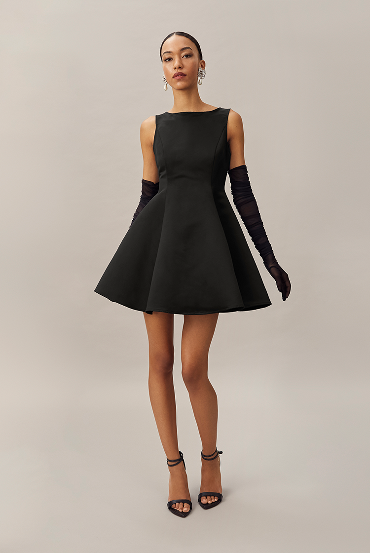 Ärmelloses Satinkleid mit Tellerrock