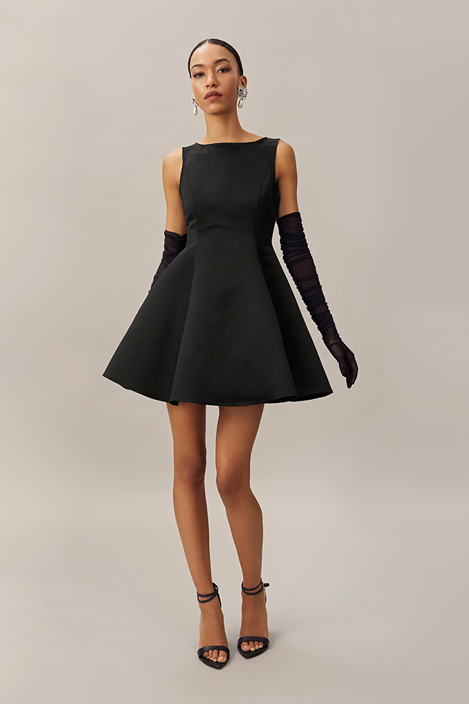 Schwarzes Cocktailkleid Ärmelloses Satinkleid mit Tellerrock