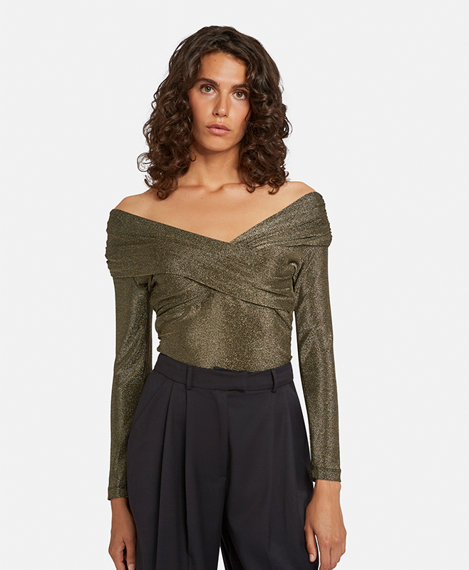 Sparkling blouses and shirts