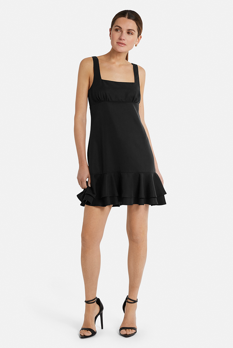 Schwarzes Kleid mit Karree-Ausschnitt
